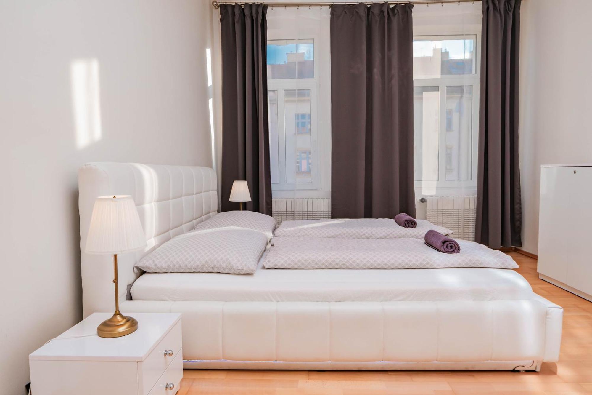 Apartment 5 Bob's - 2 Bedrooms With King Size Beds *