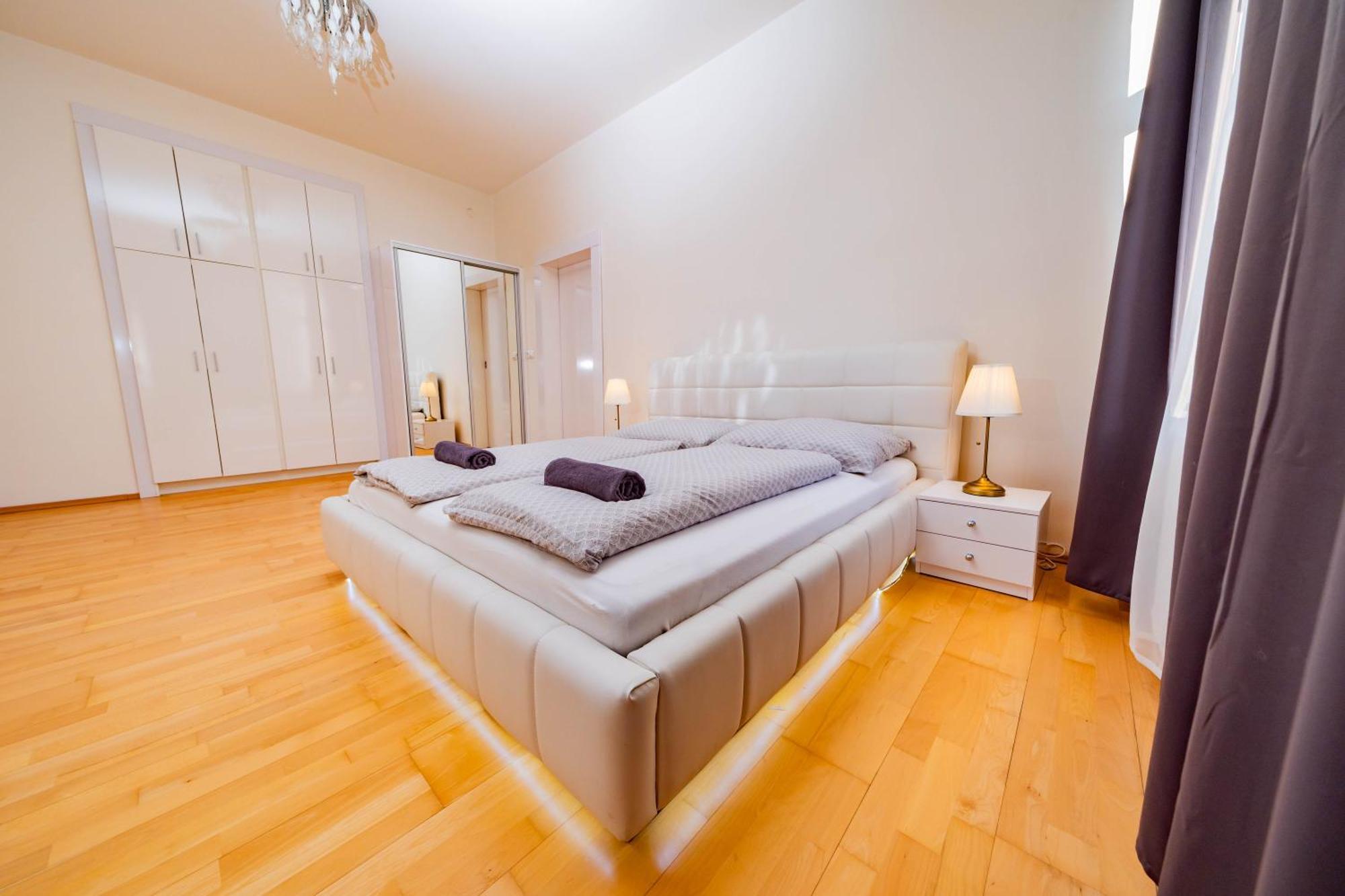 Apartment 5 Bob's - 2 Bedrooms With King Size Beds Prag